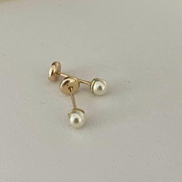 18k Gold Filled Kids Pearl Stud Earrings 4.1MM ✨ - Picture 2 of 7